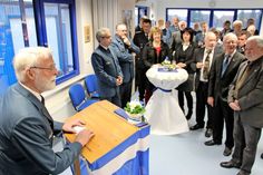 Viele Gäste waren in die THW-Unterkunft gekommen, um mit den Helfern auf das neue Jahr anzustoßen.