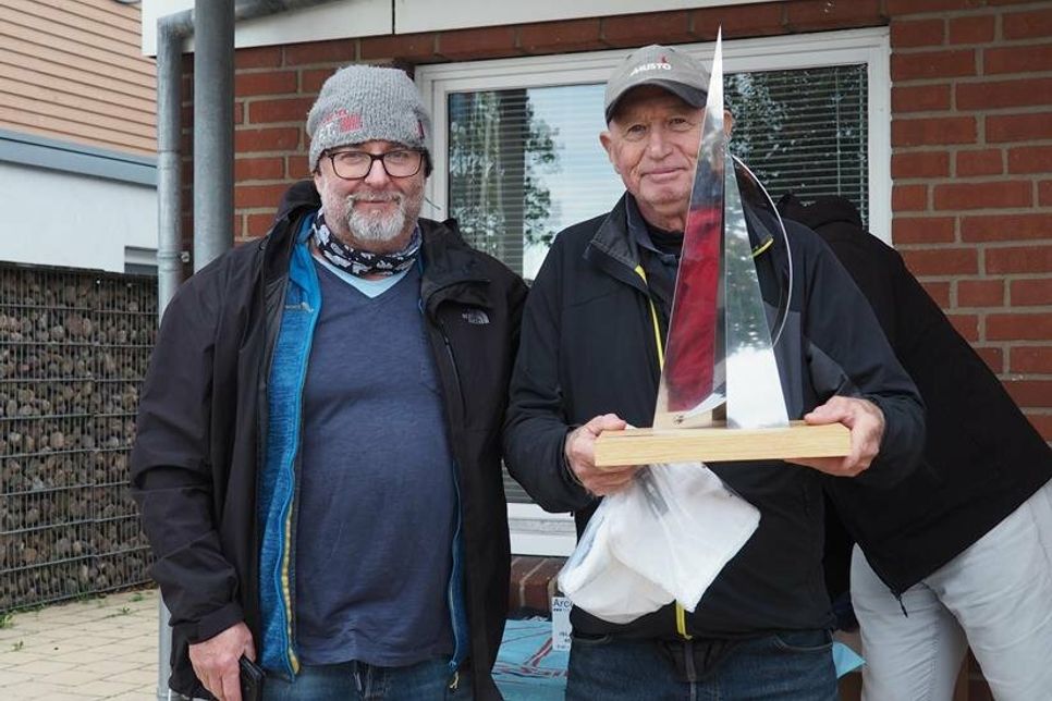 Sieger der GSC4Sailsors, der Yardstick-Regatta des GSC vor Grömitz, Jonas Erlandson (re.) mit Crewmitglied.
