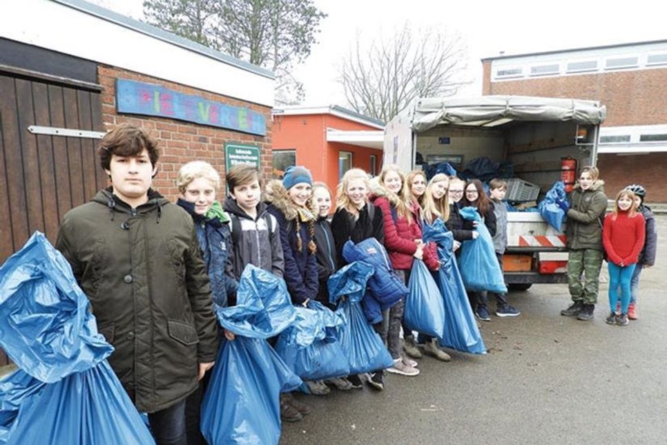 Rund 80 Säcke Müll sammelten die SiebtklässlerInnen.