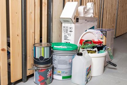 Keller entrümpeln: Viele Abfälle können recycelt werden.