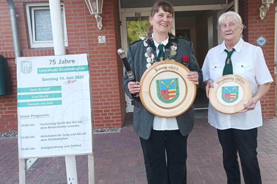 Schützenkönigin Daniela Nagel (lks.) mit Vizekönigin Ingrid Rademann.