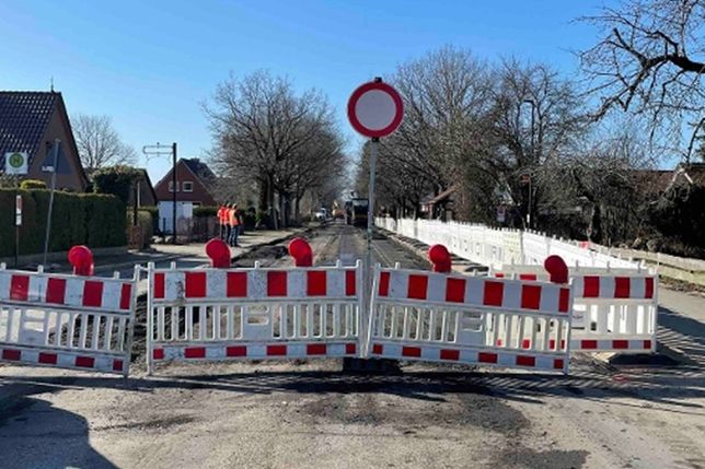Der Teilabschnitt 1 der Fahrbahnerneuerung L 57 in Schönwalde liegt zwischen Einmündungen „Ostpreußenweg“ und Einmündung „Am Steinberg“. (Foto: LBV.SH)