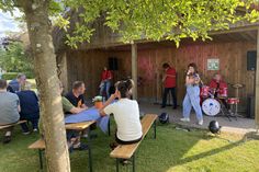 Für die musikalische Stimmung sorgte das Show-Ensemble Neustadt.