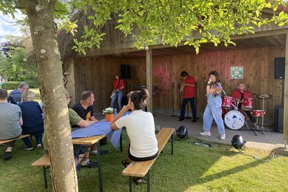 Für die musikalische Stimmung sorgte das Show-Ensemble Neustadt.