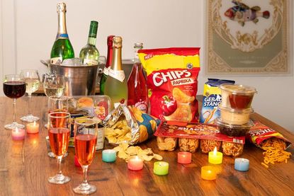 Nach einer rauschenden Partynacht wartet ein Sammelsurium an Glas- und Verpackungsmüll auf fachgerechte Entsorgung.