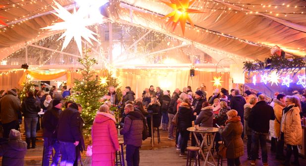 In der Weihnachtszeit sorgt der Wintertreff mit seinem beheizten Großraumzelt für Gemütlichkeit.