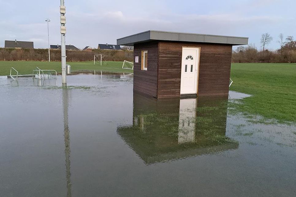 So sah der Sportplatz häufig in den Herbst- und Wintermonaten aus. Ein Trainings- und Spielbetrieb war nicht möglich.