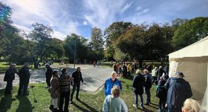 36 Spielerinnen und Spieler aus drei Orten trafen sich im Kurpark zum Boule-Turnier.
