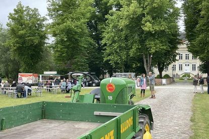Rund 35 Aussteller beteiligten sich am guten Gelingen des zweiten Bürgerfestes auf Gut Hasselburg.