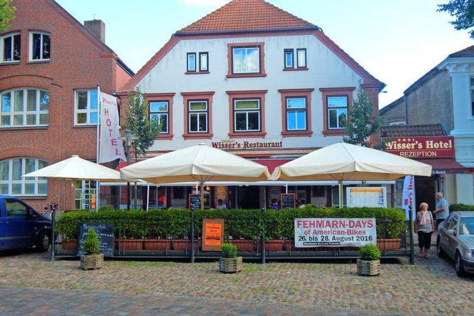 Wisser´s Hotel: „Bereits am Donnerstagabend  starten wir traditionell mit Livemusik von Jo Green auf unserer Terrasse und leuten das Bikerwochenende ein“, ist Organisatorin Susanne Skerra schon voller Vorfreude.