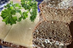 Schwarzbrot backen ist gar nicht so schwer.