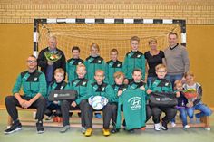Autohaus am Bungsberg und Tischlerei Stuhr unterstützen die Fußball D-Jugend des TSV Süsel.
