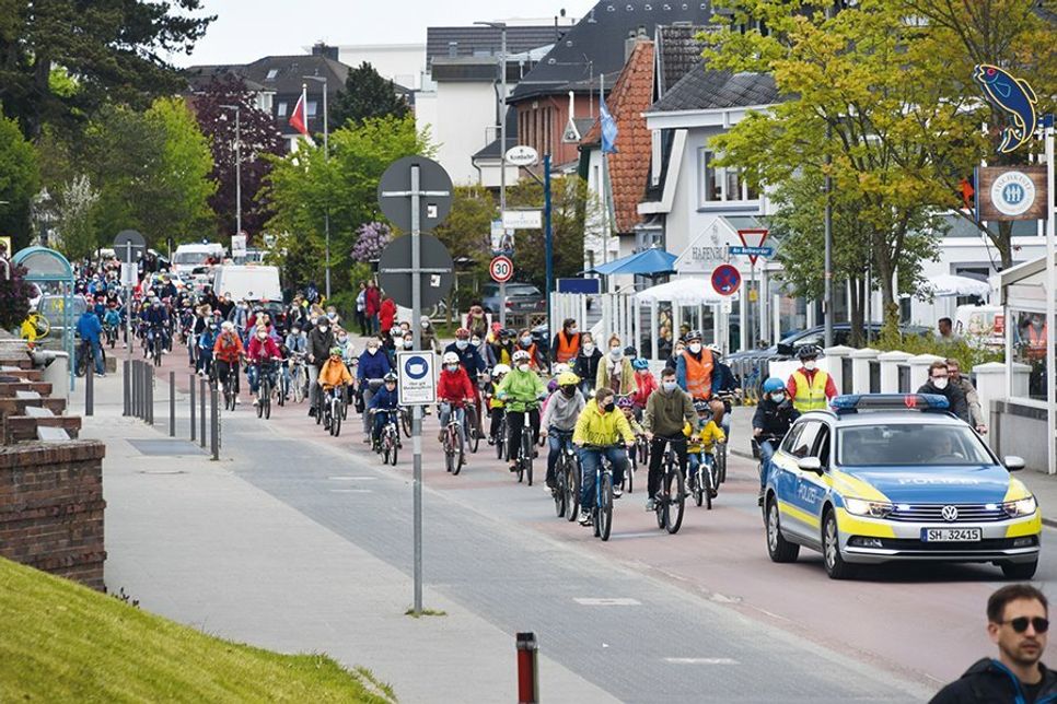 Über 250 Teilnehmer*innen haben an der Fahrrad-Demo teilgenommen.