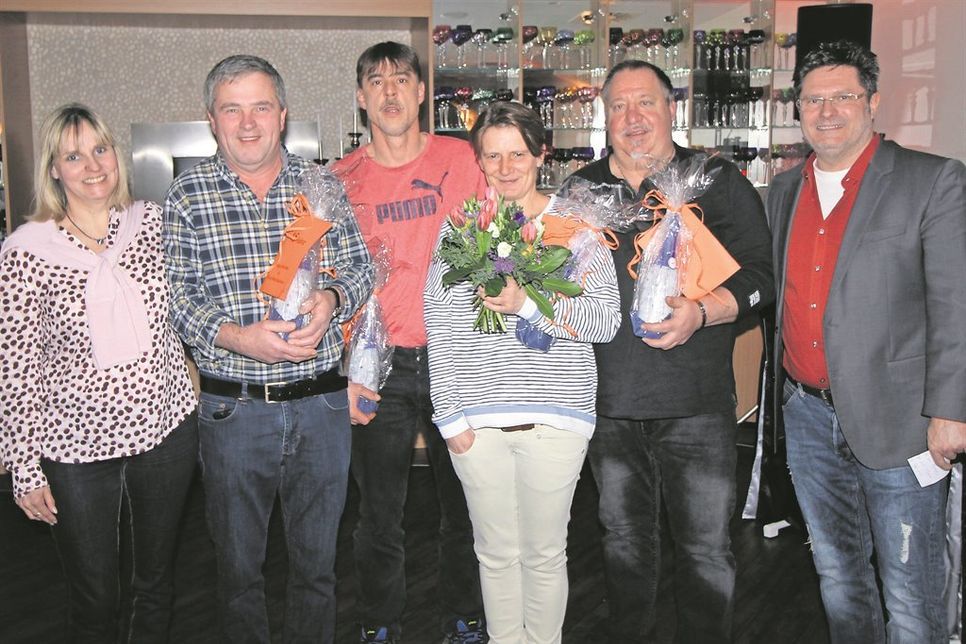 Ehrungen zum Mitarbeiterjubiläum 2017 Kirsten Scheel, Holger Skyschus, Matthias Stender, Angela Langmesser, Matias Schumacher und Detlef Scheel (v. lks.).