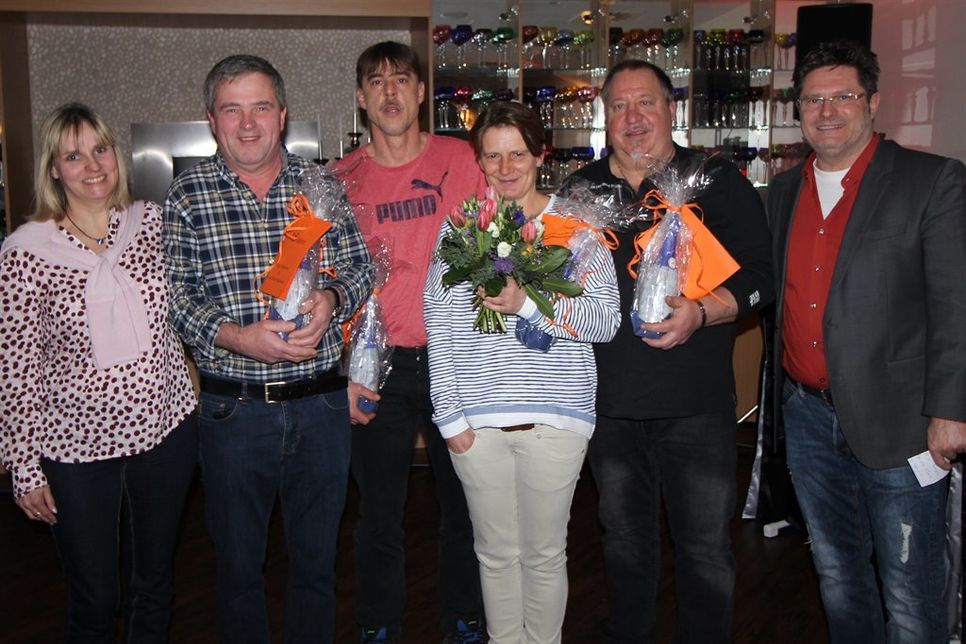 Ehrungen zum Mitarbeiterjubiläum 2017 Kirsten Scheel, Holger Skyschus, Matthias Stender, Angela Langmesser, Matias Schumacher und Detlef Scheel (v. lks.).