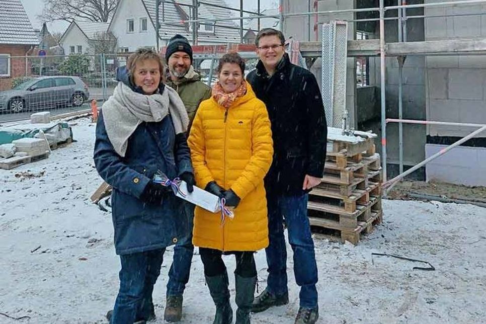 Mönkebergs Bürgermeisterin Hilla Mersmann (v. l.), Projektleiter Mirco Schablack, Amtsdirektorin Juliane Bohrer und der 1. stellvertretende Landrat André Jagusch.