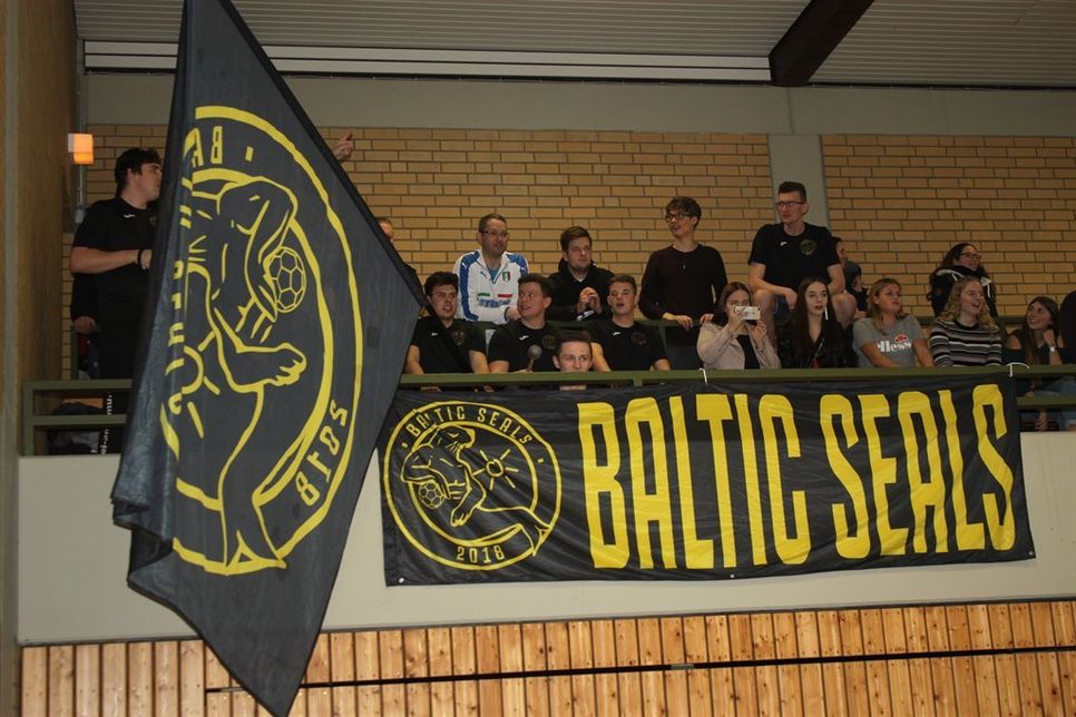 Anfeuerung über 60 Minuten. Die „Baltic Seals“ sorgten für prächtige Stimmung.