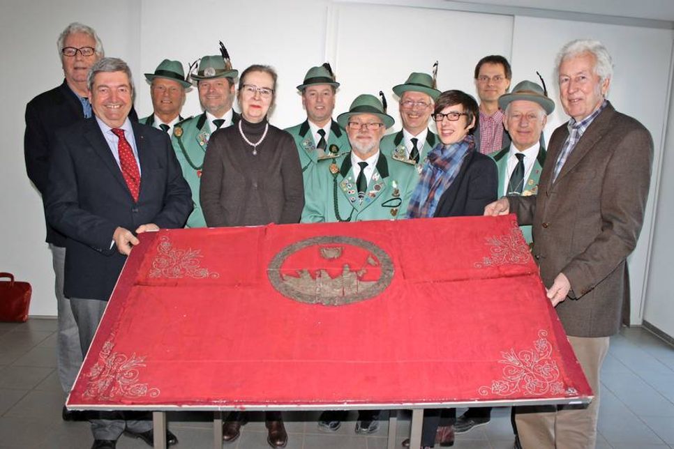 Freude aufseiten der Gilde, des Museums, der Fielmann AG und bei Rosemarie und Werner Leinweber, Nachkommen von Jacob Lienau. Mit der Restaurierung bleibt ein Stück Stadtgeschichte erhalten.