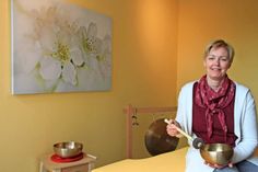 Mit der Klangmassage ermöglicht Iris Bohn mit sich selbst in Einklang zu kommen sowie Ruhe und Entspannung zu finden.