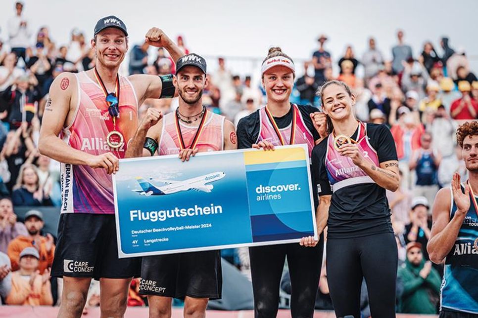 Cinja Tillmann/Svenja Müller und Nils Ehlers/Clemens Wickler verteidigen ihren Deutschen Meistertitel in Timmendorfer Strand und feiern damit den Titel-Hattrick.