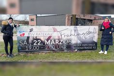 Wiebke Sindt (re.) und Julia Buß gehören zum Veranstaltungsteam des Frühlingsballs „Ratekau by Night“.