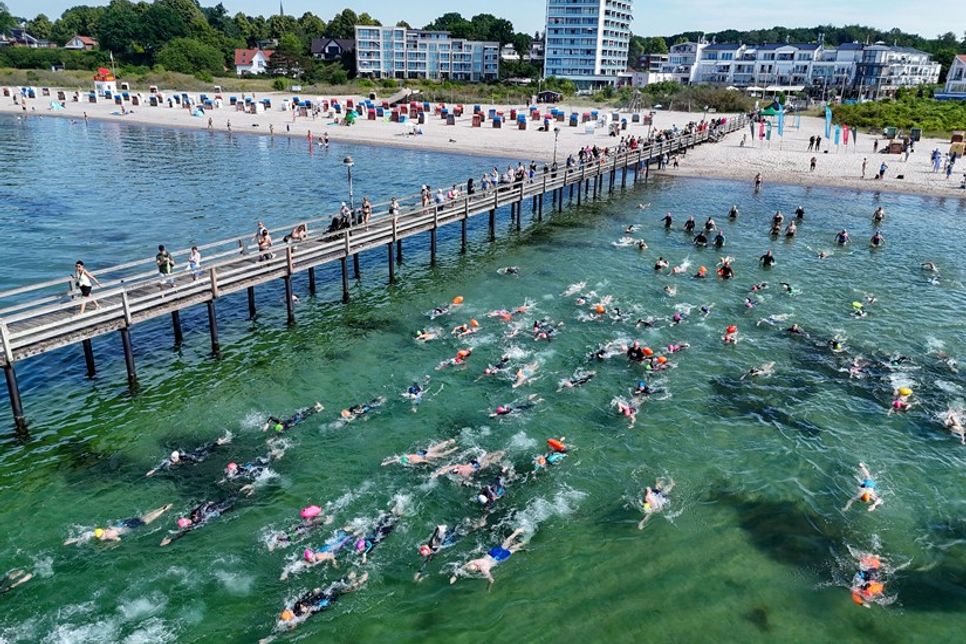 Nach der erfolgreichen zweien Etappe des Seebrückenschwimmens musste die dritte Etappe wetterbedingt abgebrochen werden.