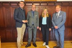 OHT-Vorsitzender Jörg Weber (2. v. lks.) und Geschäftsführerin Katja Lauritzen trafen auf den Bundestagsabgeordneten Sebastian Schmidt (lks.) und seinen Vorgänger Ingo Gädechens. (Foto: OHT)