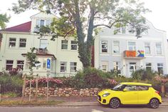 Nur zwei Tage hingen die Fahnen mit klarer Botschaft am Analog 6.8
