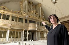 Kantorin Rebecca Poesch lädt jedermann ein, die Orgel in der Stadtkirche näher kennenzulernen.