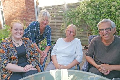 Zora Kretzschmar, Andrea Matebel, Barbara Braasch und Christian Bielke laden für die Analog 6.8 -Gemeinschaft zum Tag der offenen Tür ein.