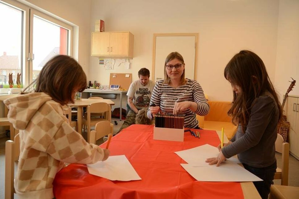 In der Kita Lümü wird schon fleißig gebastelt und gemalt. Drei Gruppen haben ihren Betrieb bereits aufgenommen.