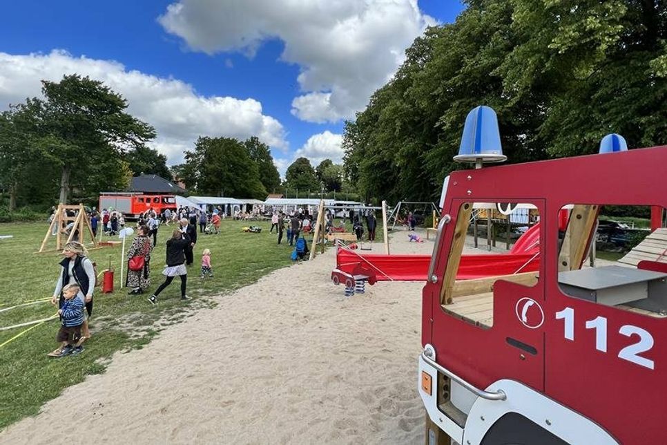 Schauplatz der Feierlichkeiten war das großzügige Gelände um den Sportplatz und den beliebten Feuerwehr-Spielplatz im Herzen von Roge.