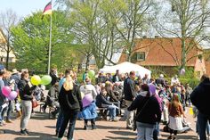 Zahlreiche Besucher aus der Großgemeinde lockt die Feier des Gemeindejugendringes jedes Jahr vor das Ratekauer Rathaus.