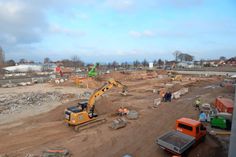 Auf dem zukünftigen Kundenparkplatz wird viel bewegt