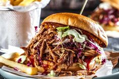 Pulled Pork schmeckt zum Beispiel als Burger besonders gut.
