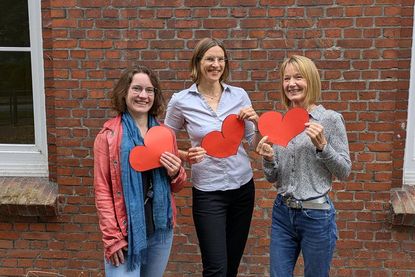 Haben die Reihe auf die Beine gestellt (v.l.): VHS-Leiterin Leonie Peters, Charlotte Reimann vom Freiwilligenzentrum und Angela Dornberger von der KVHS Plön.