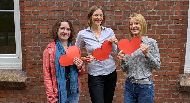Haben die Reihe auf die Beine gestellt (v.l.): VHS-Leiterin Leonie Peters, Charlotte Reimann vom Freiwilligenzentrum und Angela Dornberger von der KVHS Plön.