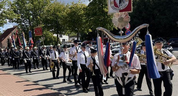 Auch in diesem Jahr wird der Feuerwehrmusikzug Grömitz den Festumzug begleiten.