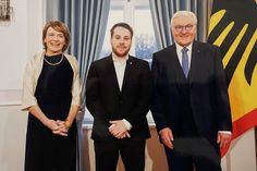 Anlässlich der persönlichen Begegnung mit dem Bundespräsidenten und seiner Gattin hat sich Pfadfinder und „ResteRitter“ Moritz Dietzsch mit weißem Hemd und schwarzen Anzug elegant gekleidet. Bildnachweis: Presse- und Informationsamt der Bundesregierung, Bundesbildstelle 11044 Berlin.