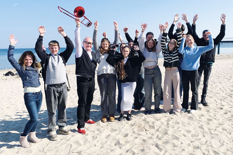 Die Schüler des Musikkurses der 9. Klassen freuen sich, dass Nils Landgren auch in diesem Jahr wieder von der Ostsee zu ihnen kommt, um mit ihnen ein Konzert zu geben.