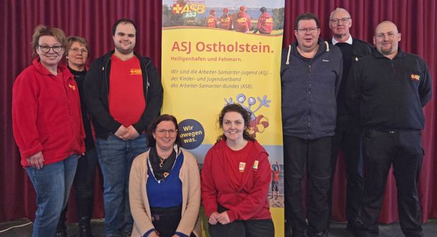 Der neue Jugendvorstand der ASJ Ostholstein (v.l.n.r.) Mareile Kordlewska, Heike Lafrentz, Simon Carstens (Stellv. Jugendleiter), Kristina Mohr (Stellv. Jugendleiterin) und Jana Lafrentz (Jugendleiterin). Michael Mohr, Karsten Lafrentz und Florian Frambac