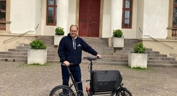 „Auch die Stadtverwaltung wird wieder mit einem eigenen Team an den Start gehen und freut sich auf viele engagierte Mitradelnde“, erklärt Bürgermeister Mirko Spieckermann.