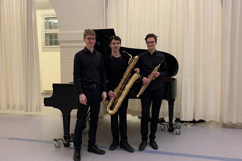 Das Trio Vagar besteht aus den zwei Saxophonisten Paul Steinert und Daniel Calvo Valcárcel und dem Pianisten Malte Peters