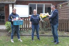 Rebecca Wiechmann vom Jugendausschuss, Diakonin Carolin Vehres und Pastor Matthias Hieber (v. lks.) freuen sich über das neue Jugendzentrum.