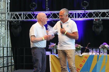 Besonderer Dank ging von Oliver Seiter (re.) an Schirmherr Bürgervorsteher Sönke Sela.