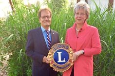 Silke Becker übernimmt das Amt von Jörg W. Schmidt als Präsidentin des Lions-Clubs Neustadt.