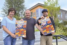 Haben auch diesmal wieder ein abwechslungsreiches Programm für die Herbstferien zusammengestellt: Ratekaus Jugendarbeiter Ines Fellner, André Hüttig und Patrick Bohle (rechts).
