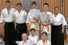 Grömitz. In der Ostholsteinhalle in Grömitz fand die Norddeutsche Karatemeisterschaft der Kinder vom DtKV (Deutscher traditioneller Karateverband) statt. Das Dojo Nippon ging mit fünf Nachwuchs-Karatekas an den Start, wovon sich alle für die Deutsche Meisterschaft am 4. November in Stuttgart-Backnang qualifiziert haben. (red)