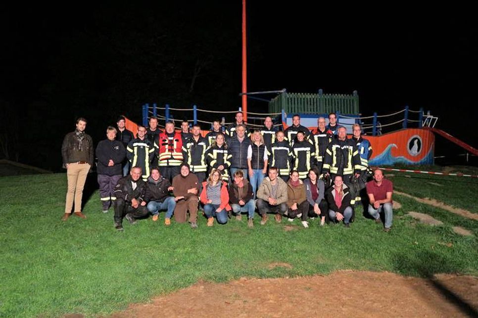 Die Feuerwehr Grömitz übte gemeinsam mit den Mitarbeitern des Zoos unter anderem den Umgang mit Feuerlöschern.