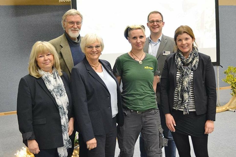 Viele Münder eine Botschaft: Macht mit beim Wettbewerb (v.l.): Sandra Red­mann, Prof. Dr. Holger Gerth, Anke Last, Sabine Watzinger, Manuel van der Poel und Julia Samtleben.